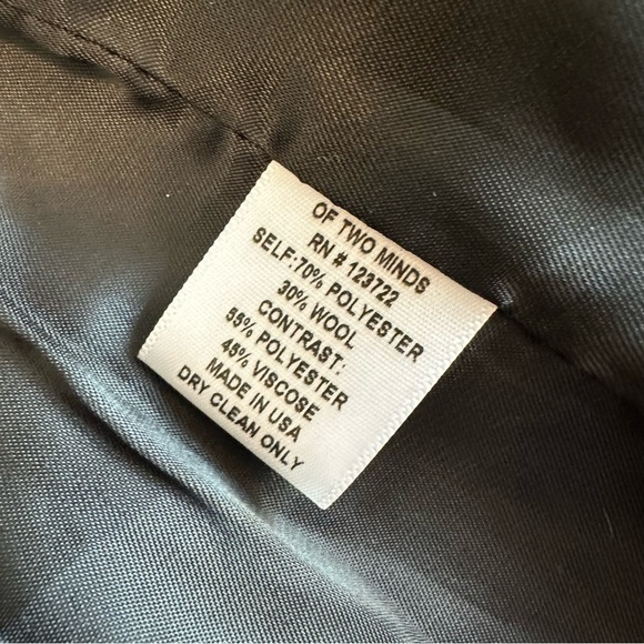 OF TWO MINDS structured blazer / suit jacket with beaded detail women's size 4 - Picture 3 of 9